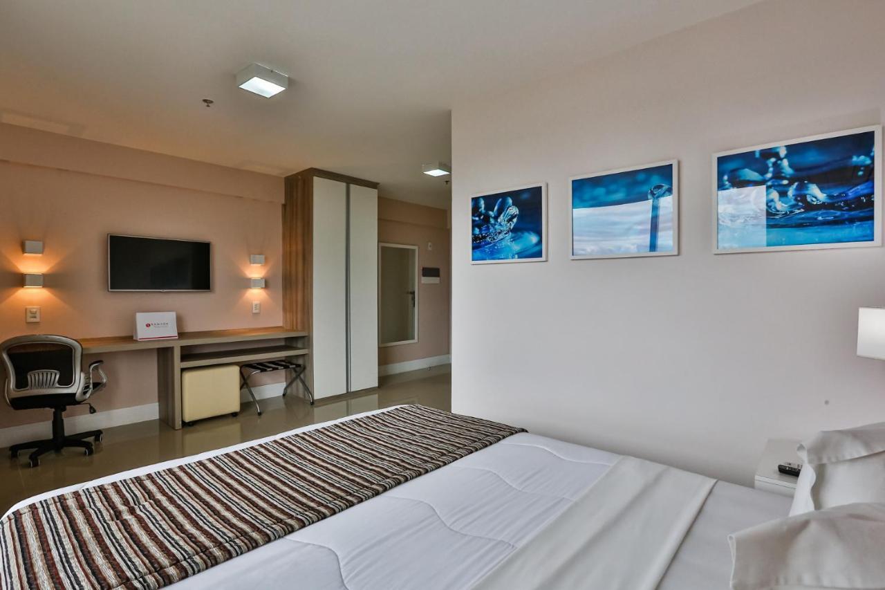 Ramada Hotel & Suites Campos Pelinca Кампус дус Гойтаказиш Екстериор снимка