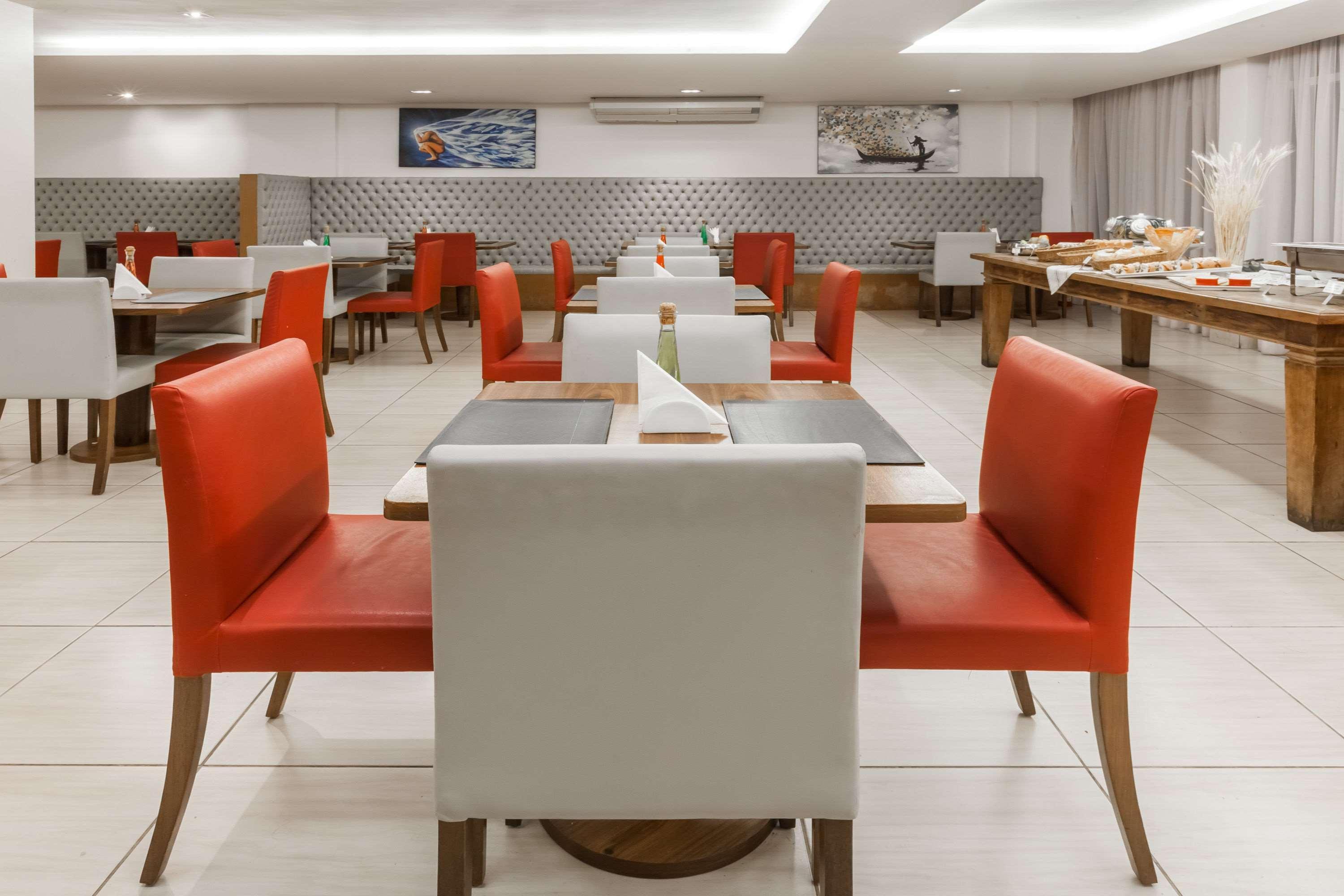 Ramada Hotel & Suites Campos Pelinca Кампус дус Гойтаказиш Екстериор снимка