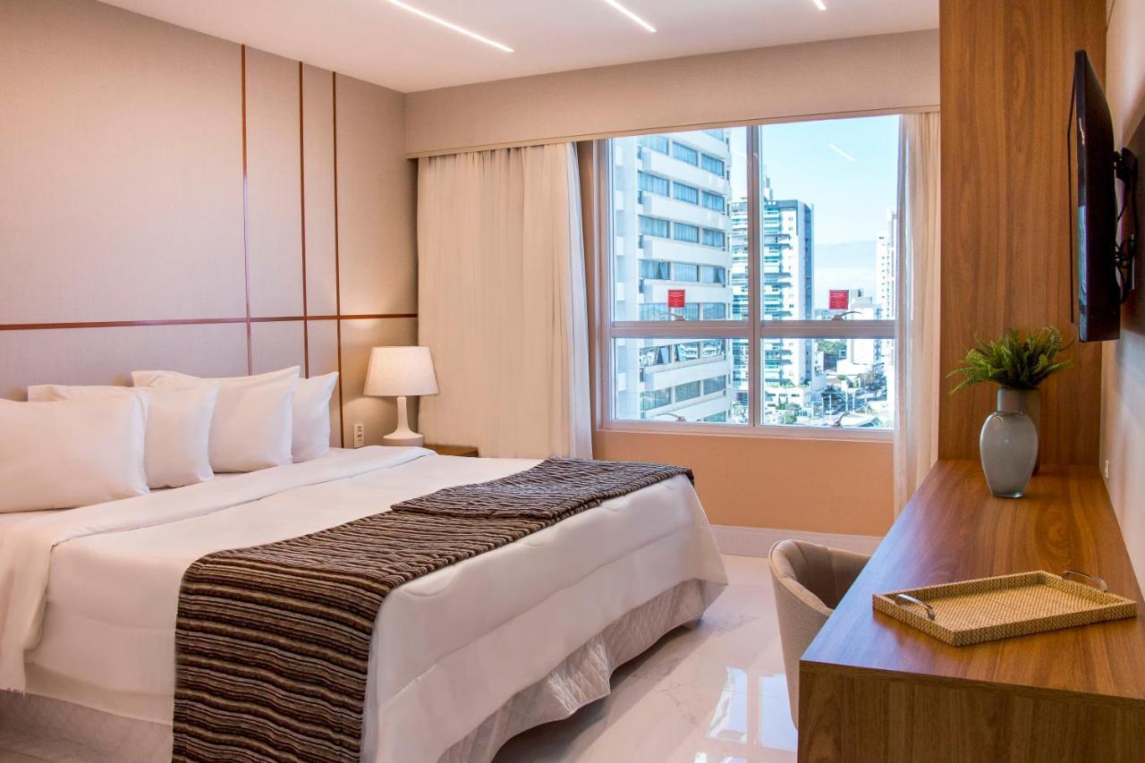 Ramada Hotel & Suites Campos Pelinca Кампус дус Гойтаказиш Екстериор снимка