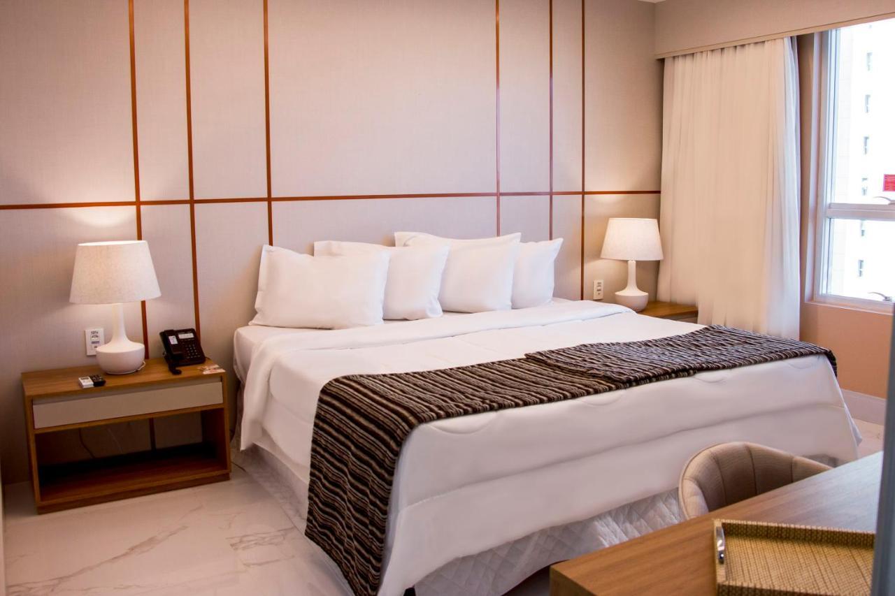 Ramada Hotel & Suites Campos Pelinca Кампус дус Гойтаказиш Екстериор снимка