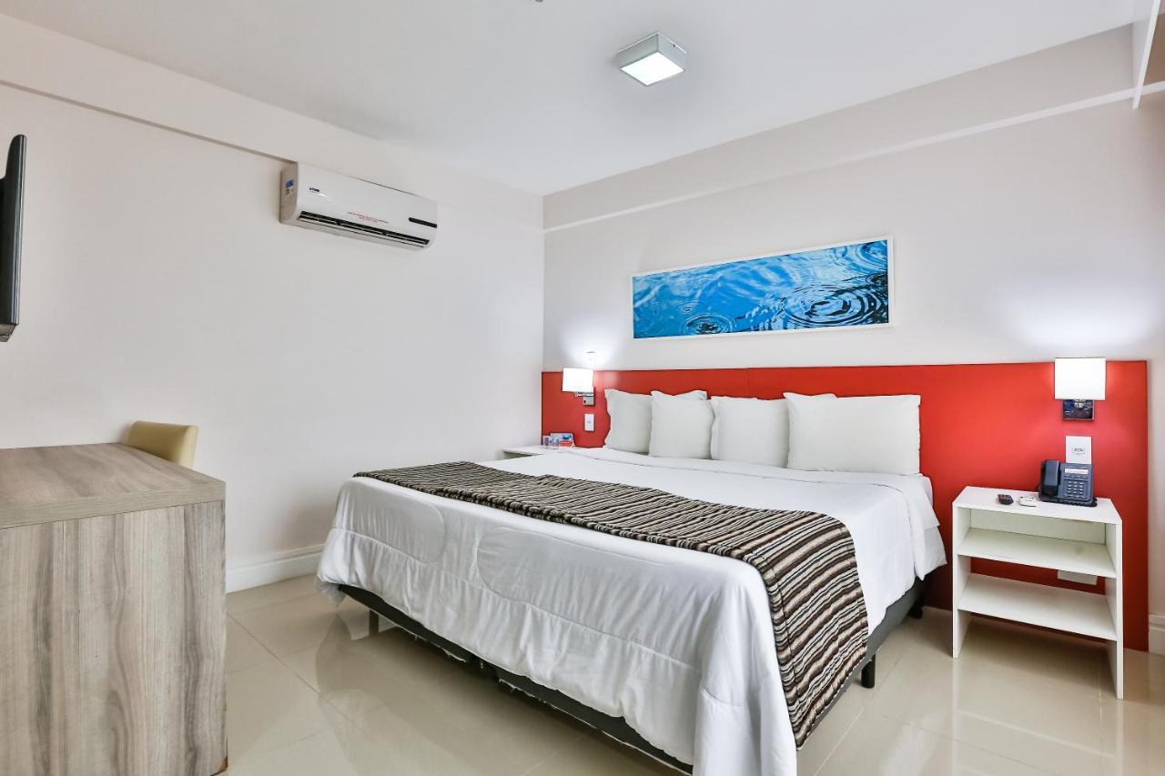 Ramada Hotel & Suites Campos Pelinca Кампус дус Гойтаказиш Екстериор снимка