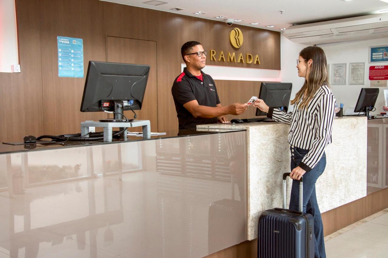Ramada Hotel & Suites Campos Pelinca Кампус дус Гойтаказиш Екстериор снимка