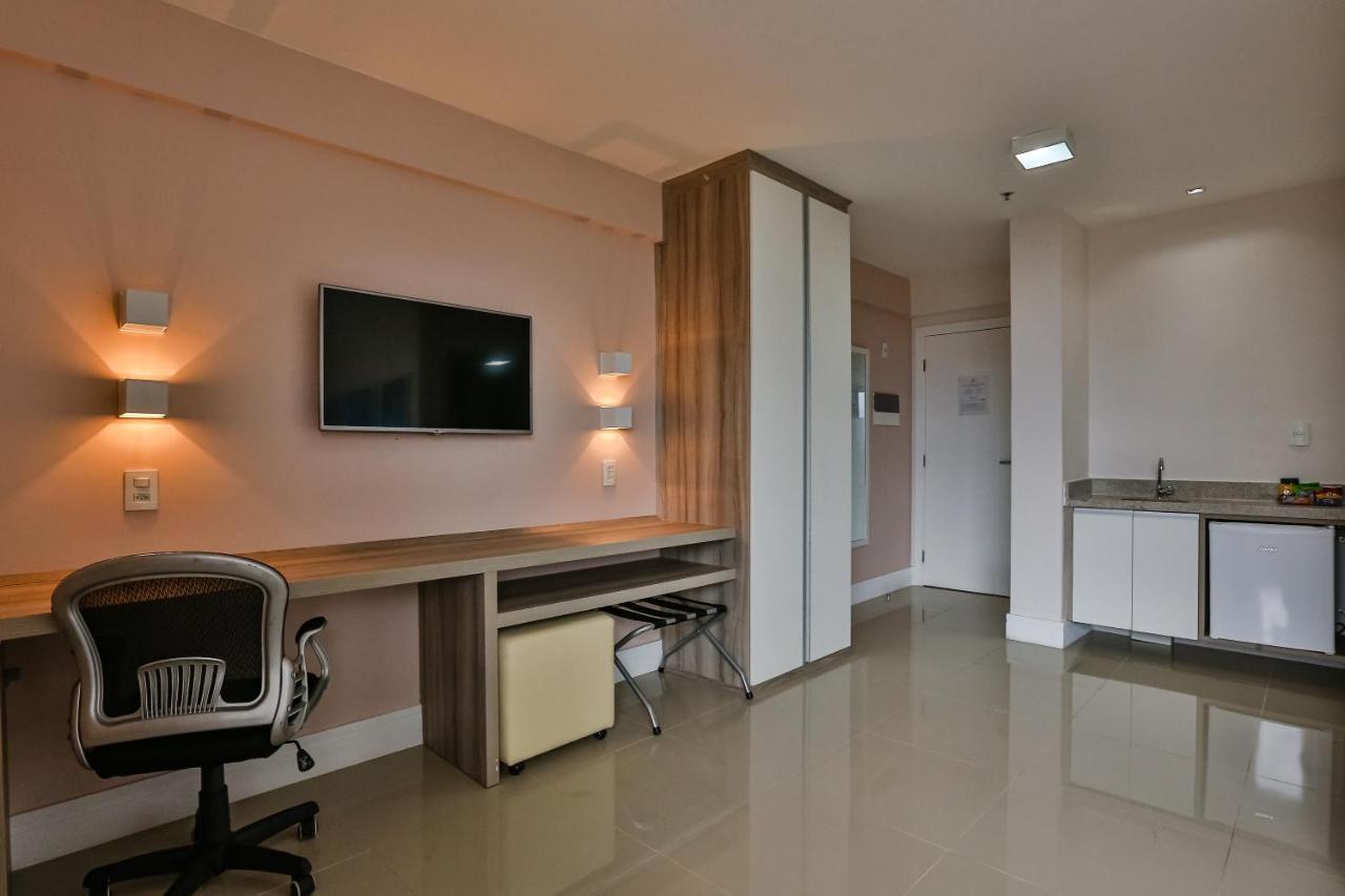 Ramada Hotel & Suites Campos Pelinca Кампус дус Гойтаказиш Екстериор снимка