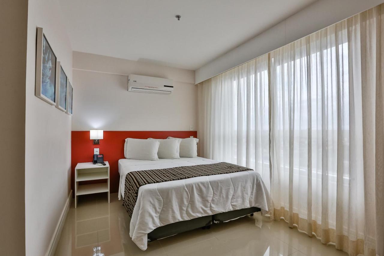 Ramada Hotel & Suites Campos Pelinca Кампус дус Гойтаказиш Екстериор снимка