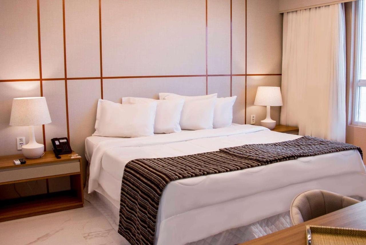 Ramada Hotel & Suites Campos Pelinca Кампус дус Гойтаказиш Екстериор снимка