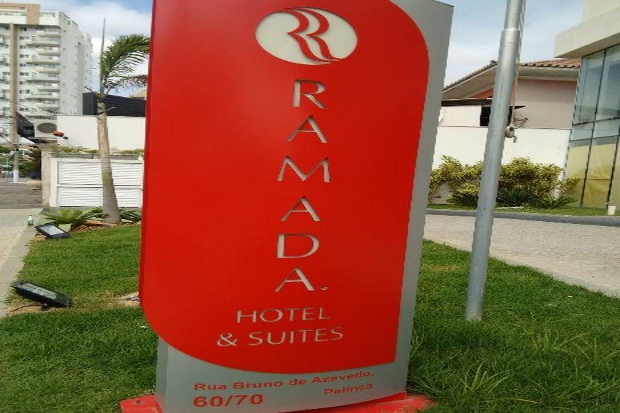 Ramada Hotel & Suites Campos Pelinca Кампус дус Гойтаказиш Екстериор снимка