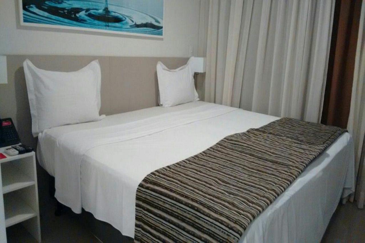 Ramada Hotel & Suites Campos Pelinca Кампус дус Гойтаказиш Екстериор снимка