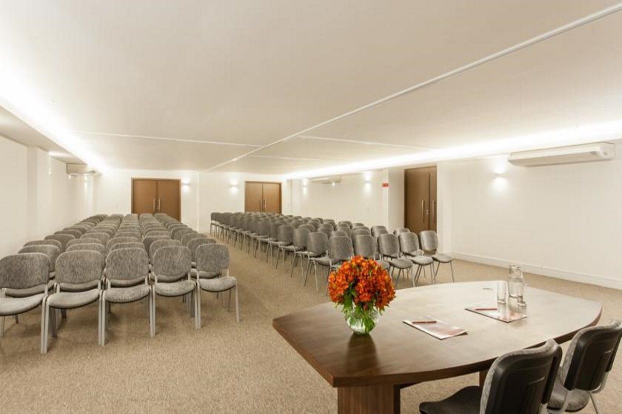 Ramada Hotel & Suites Campos Pelinca Кампус дус Гойтаказиш Екстериор снимка
